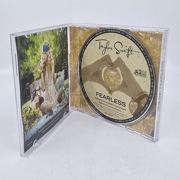 Taylor Swift Fearless Audio CD (2008) - Picture 2 of 7